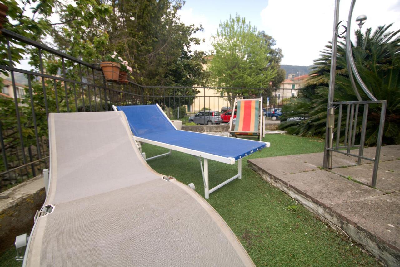 Noemi Apartment 5 Lands Paradise Леванто Екстер'єр фото