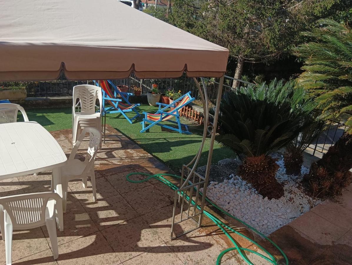Noemi Apartment 5 Lands Paradise Леванто Екстер'єр фото
